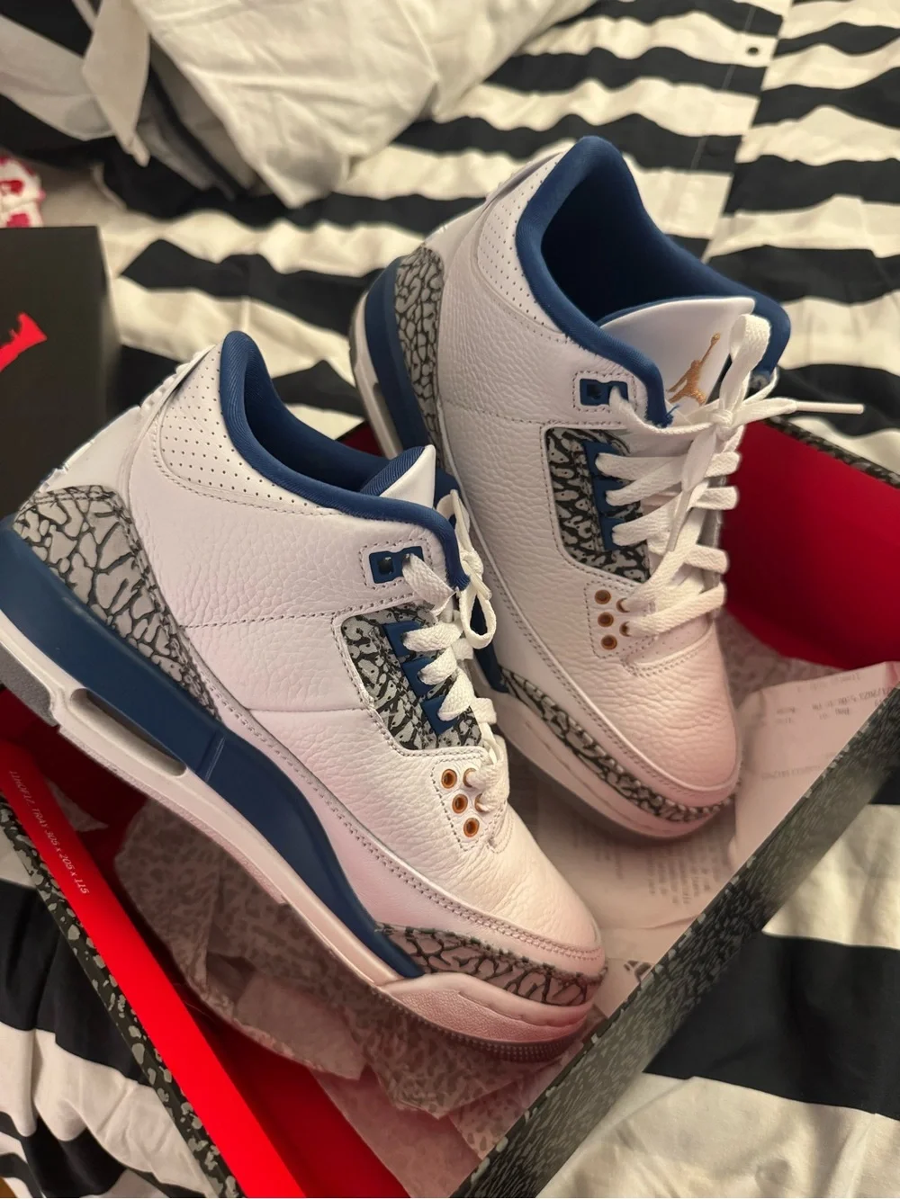 Jordan Men's White and Navy Elephant-Print Basketball Sneakers